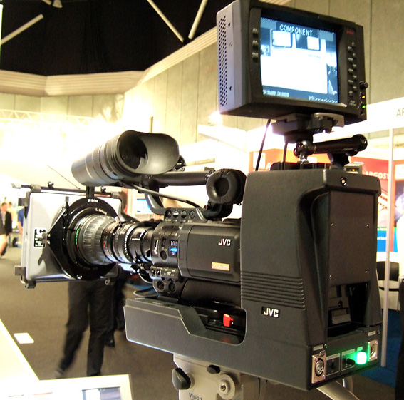 Multicam mode: JVC GY-HD251E in studio configuration